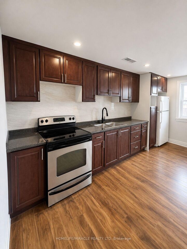 Property Photo:  2279 Chapman Court Bsmt  ON L1X 2G1 