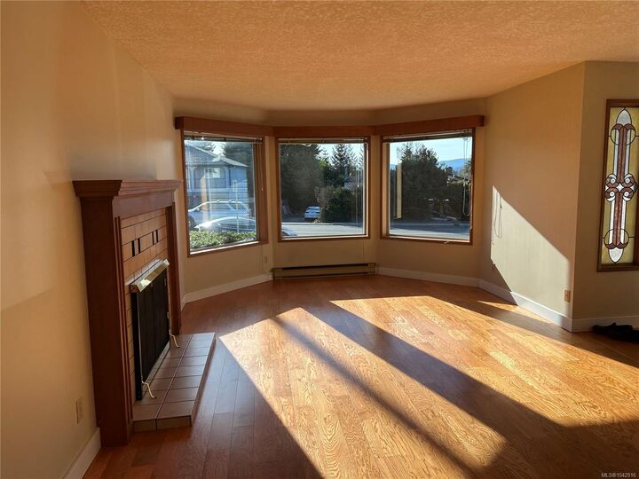 Property Photo: 4225 Quadra St BC V8X 1L5