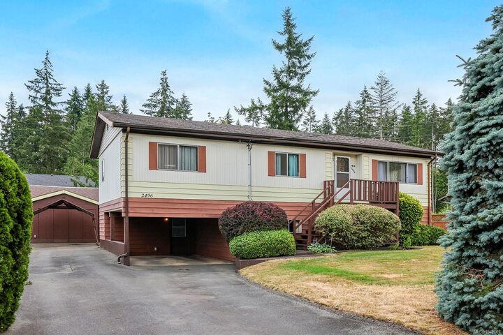 2496 Crystal Dr — photo 1
