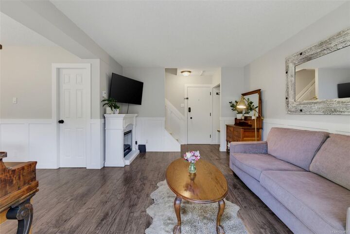 Property Photo: 477 Lampson St #30 BC V9A 5Z4