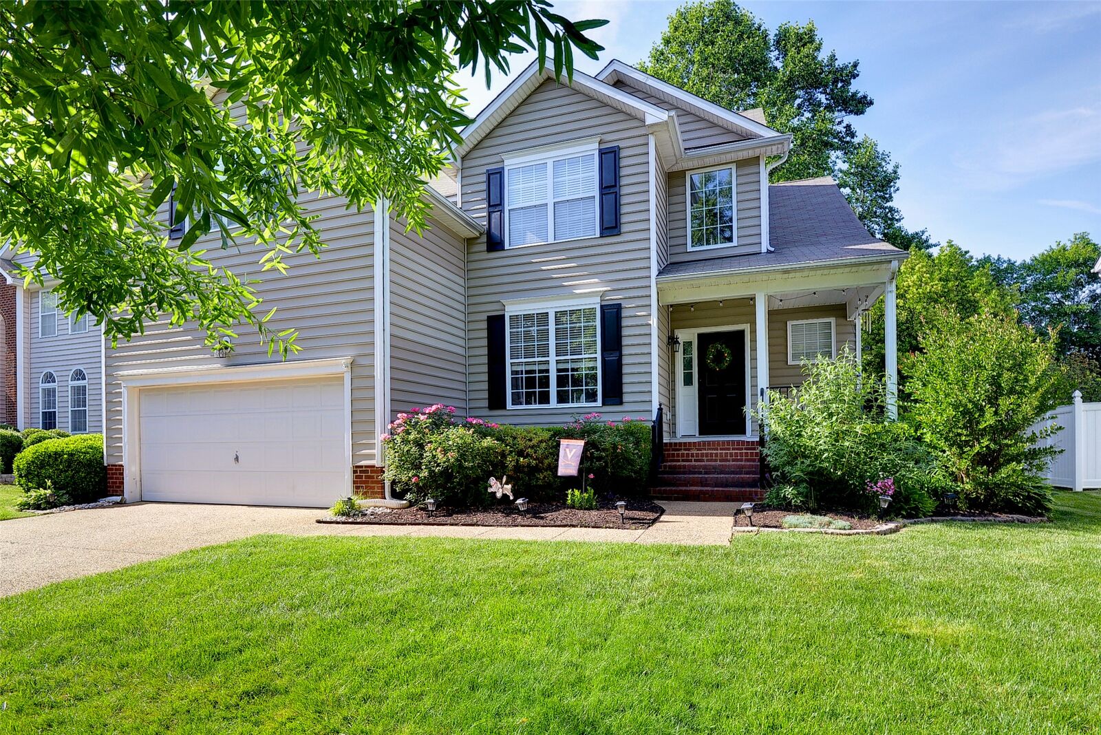 Property Photo:  104 Yardarm Court  VA 23185 