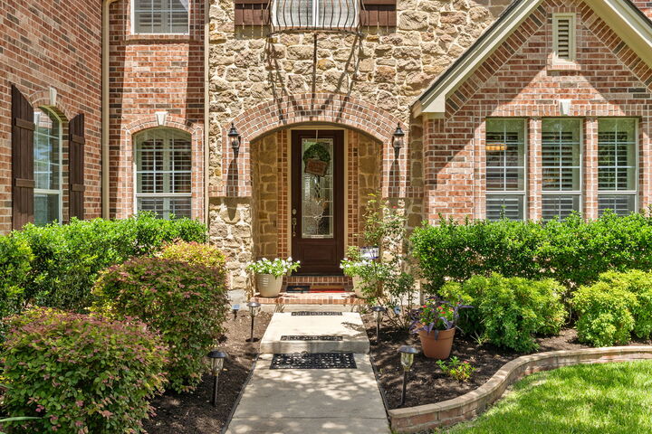 Property Photo: 502 Riley Trail TX 78613