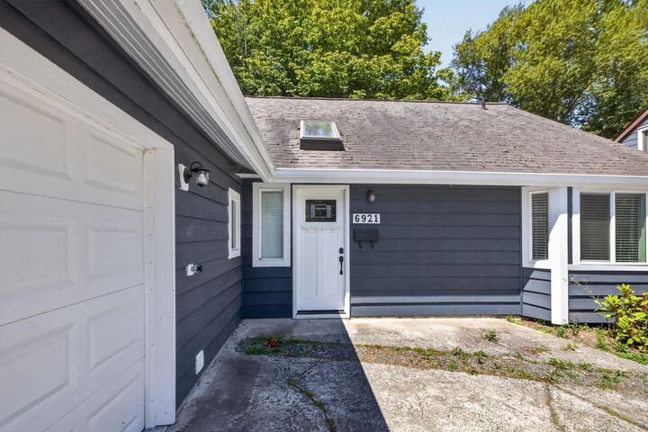 Property Photo: 6921 Westview Drive BC V4E 2L7