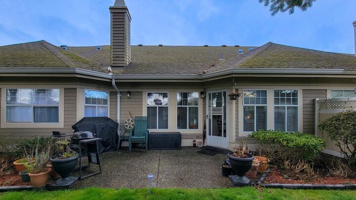 Property Photo:  15677 24 Avenue 19  BC V4A 2J6 