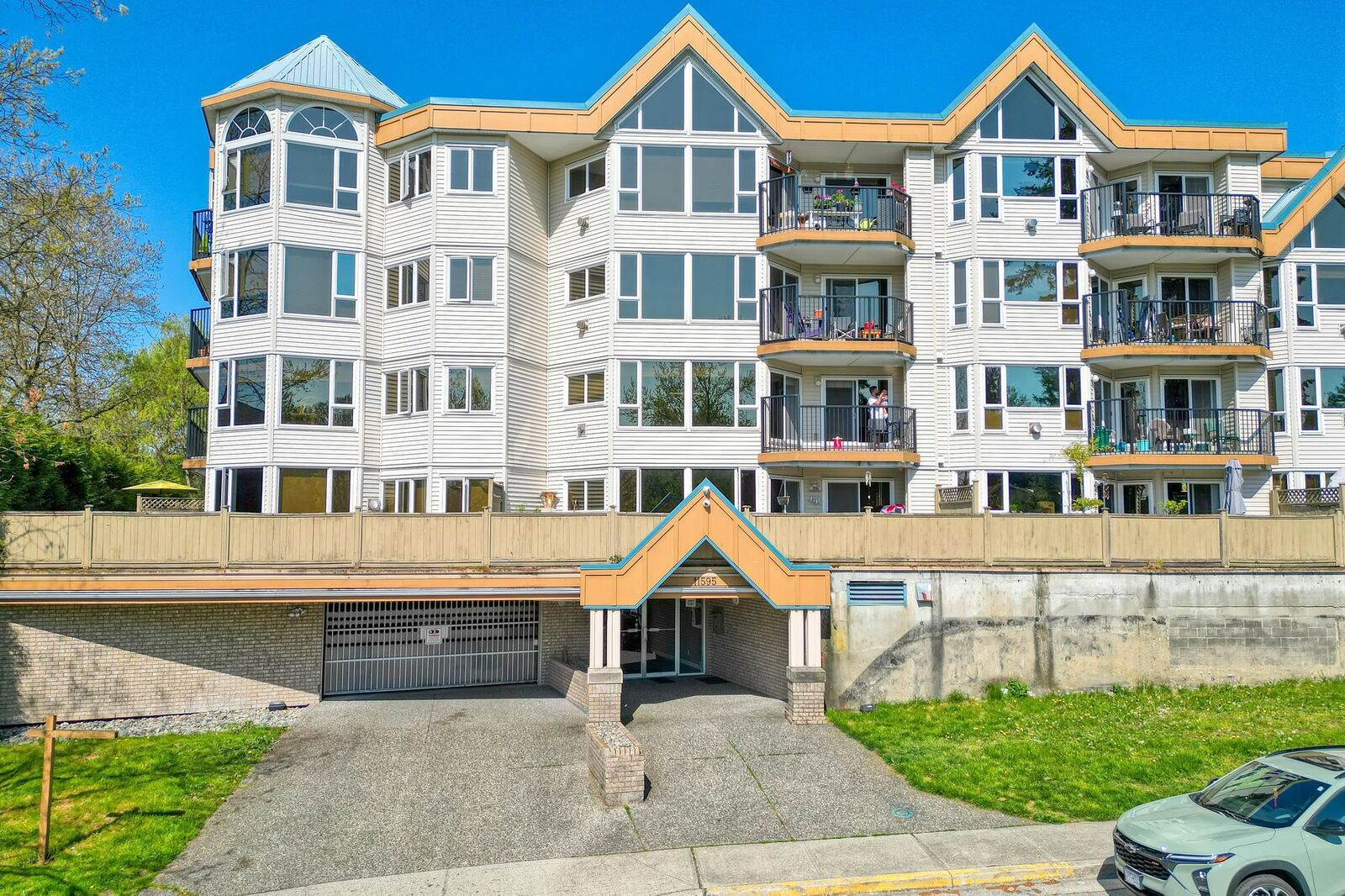 Property Photo:  11595 Fraser Street 204  BC V2X 0X7 