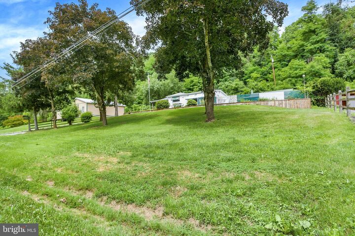 Property Photo:  111 Juniata Parkway E  PA 17074 