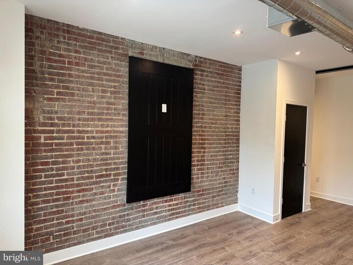Property Photo: 2647 Connecticut Avenue 2647 NW 200 DC 20008