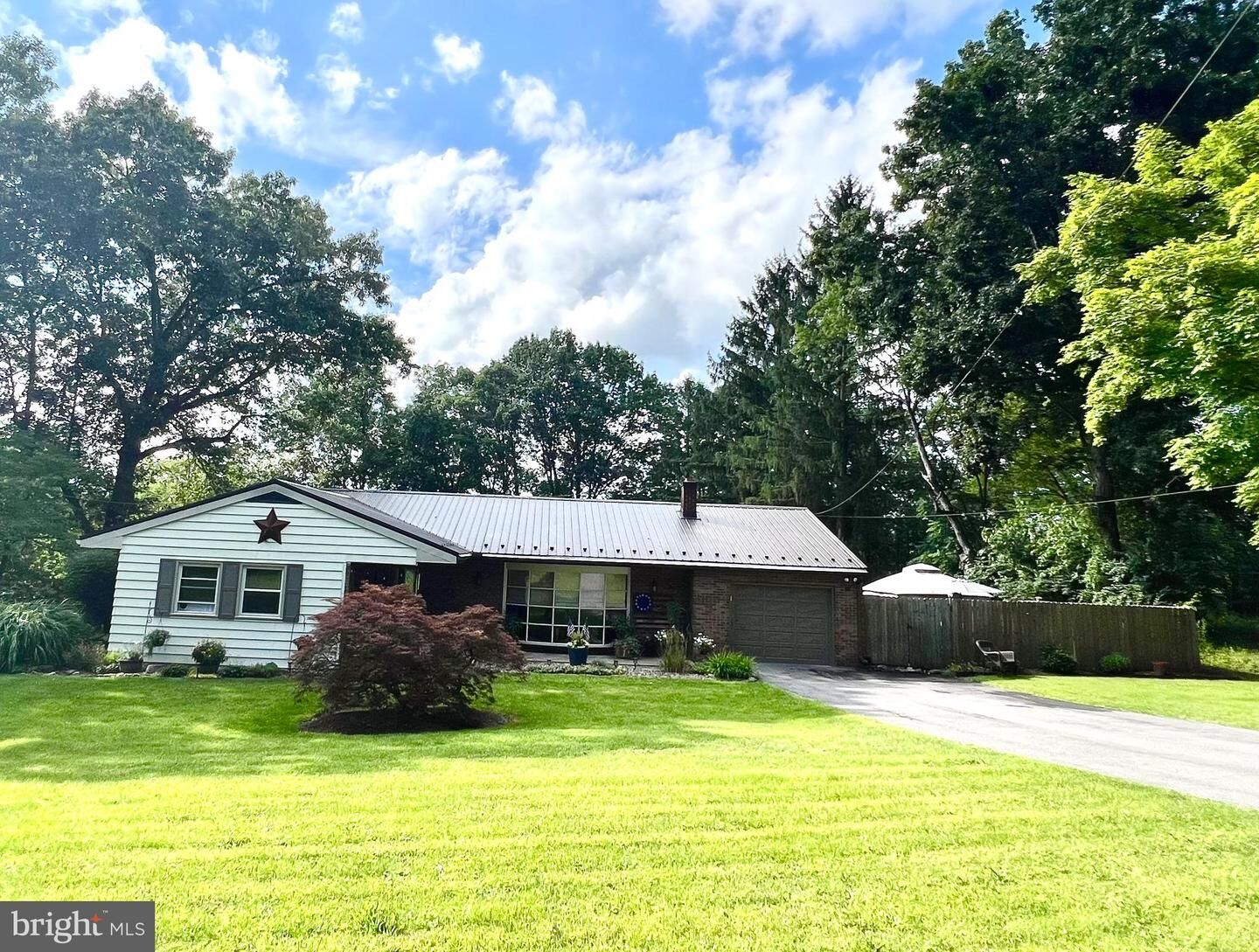 Property Photo:  91 Fawn Road  PA 17084 