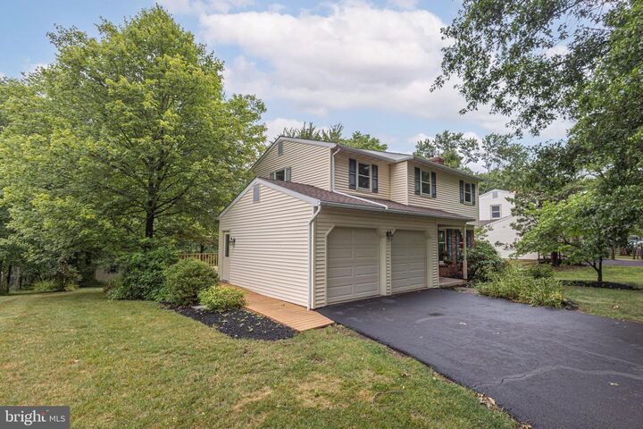Property Photo:  327 Thistle Lane  PA 18944 