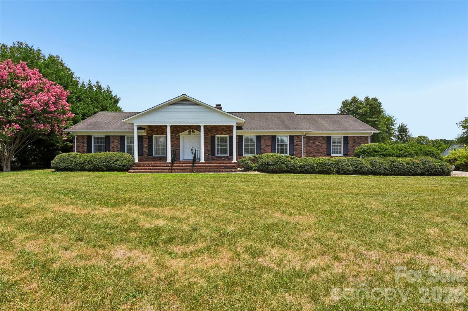 Property Photo:  404 N Greenbriar Road  NC 28625 