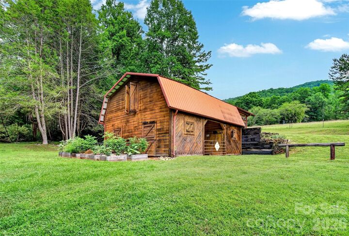 Property Photo:  664 Paxton Creek Road  NC 28752 