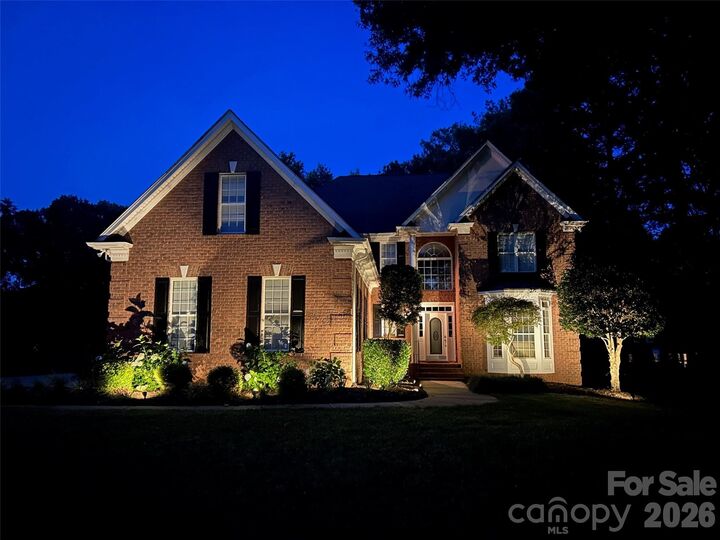 Property Photo: 5210 Addington Court NC 28277