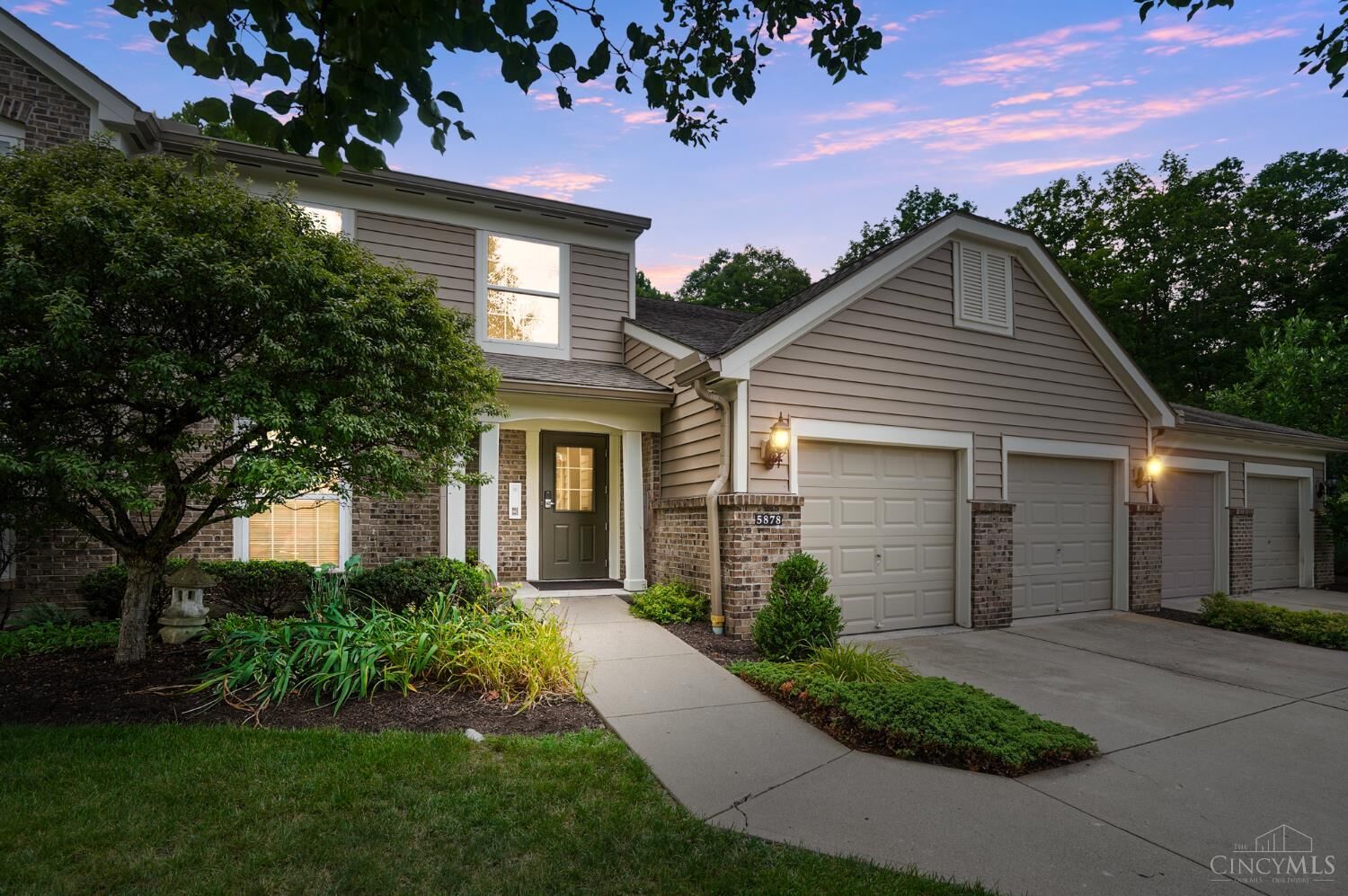 Property Photo:  5878 Stonebridge Circle  OH 45150 