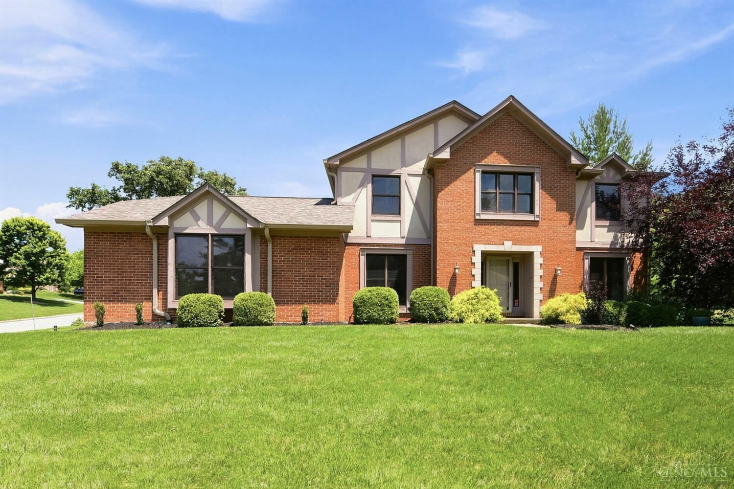 Property Photo: 6980 Dovehill Lane OH 45248