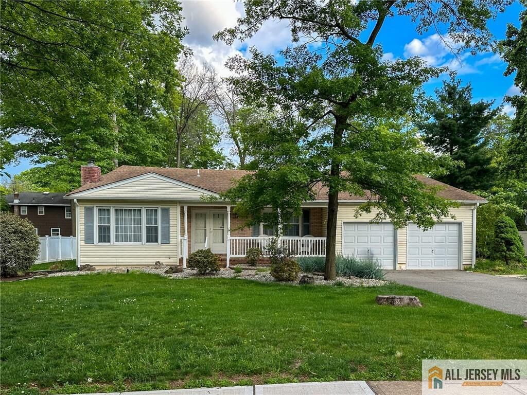 Property Photo:  9 Boxwood Road  NJ 08854 