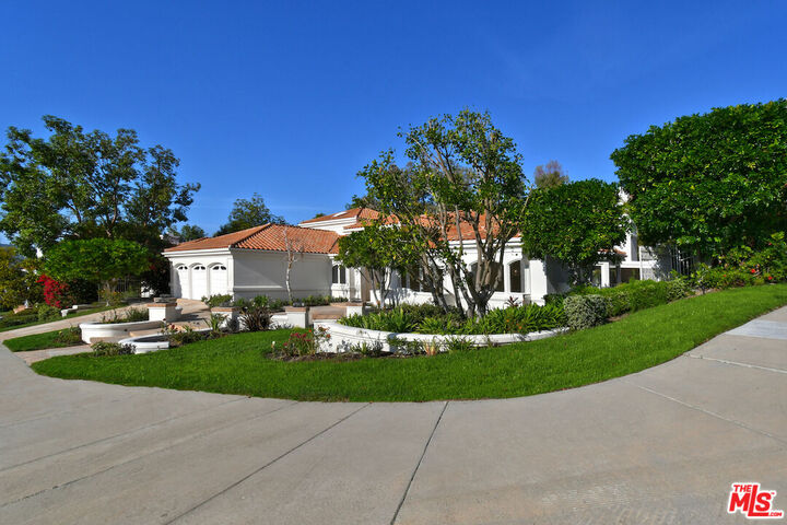 Property Photo: 25605 Melbourne Ct CA 91302