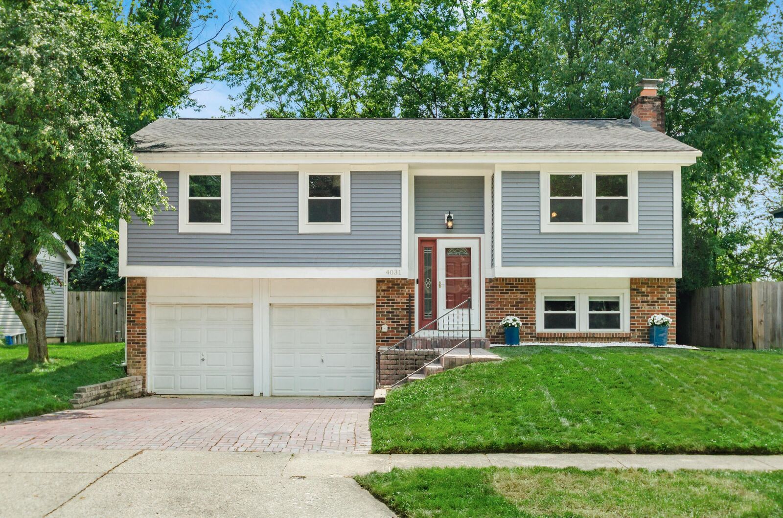 Property Photo: 4031 Tri Corner Court OH 43230