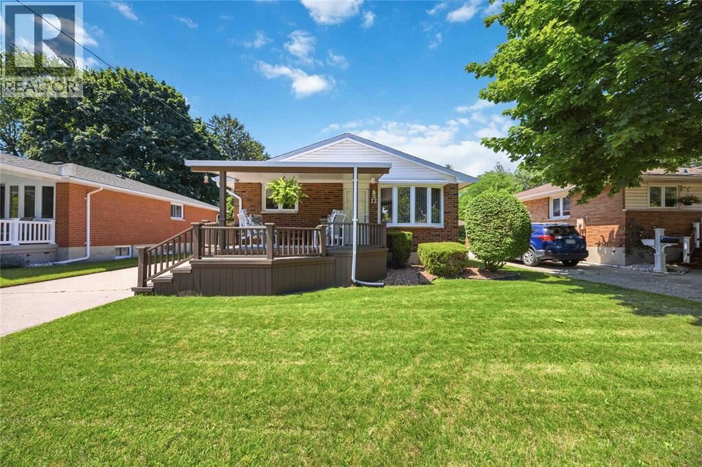 Property Photo:  12 Arthur Street  ON N7V 1T3 