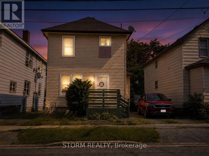 Property Photo:  456 4th Street West  ON K6J 2S9 