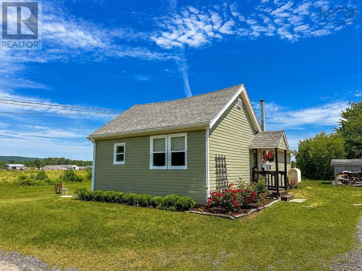 Property Photo:  926 North Bishop Road  NS B4N 3V7 