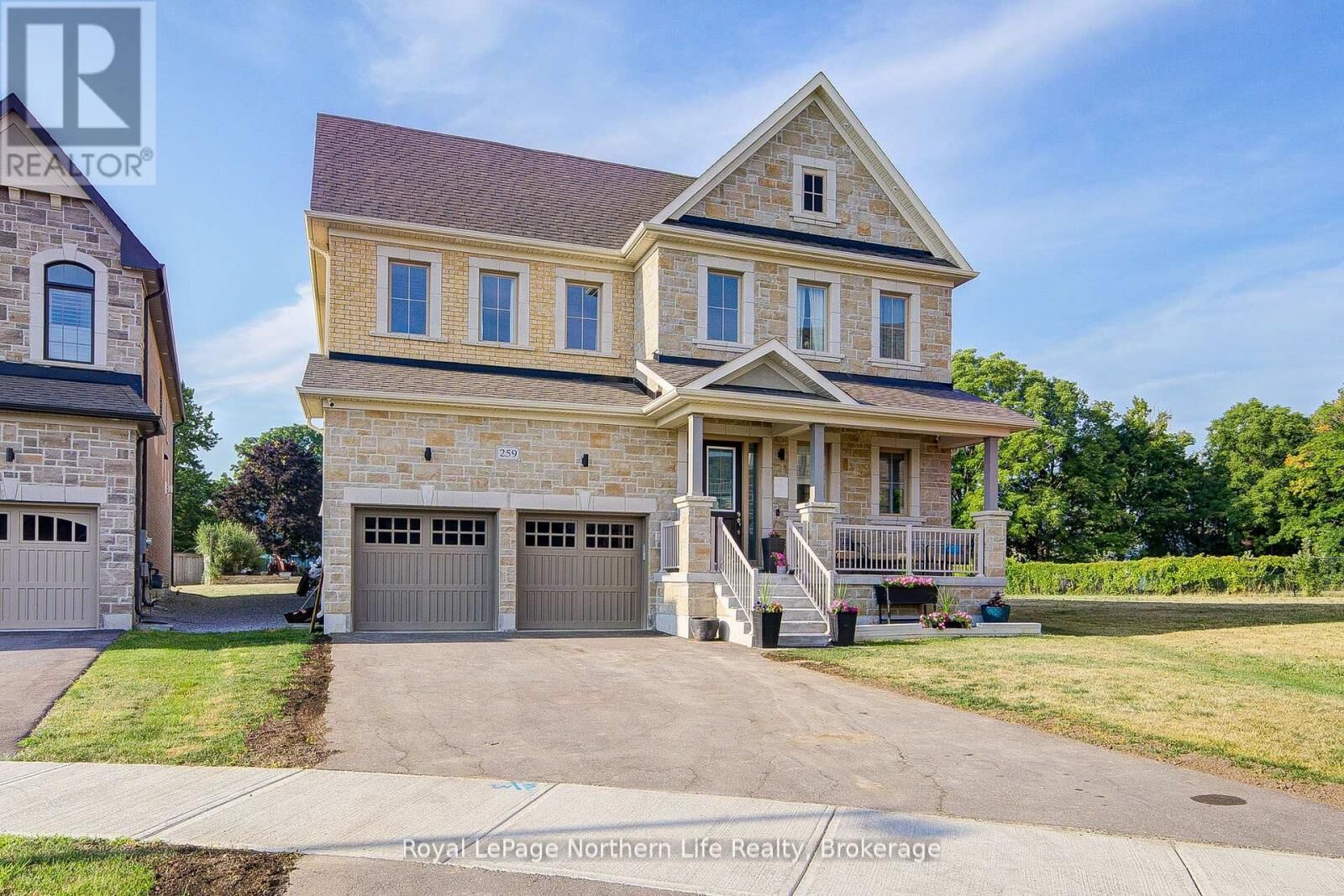 Property Photo: 259 Danny Wheeler Boulevard ON L4P 0J9
