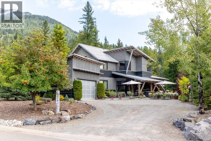 Property Photo: 470 Canyon Trail BC V0B 1M5