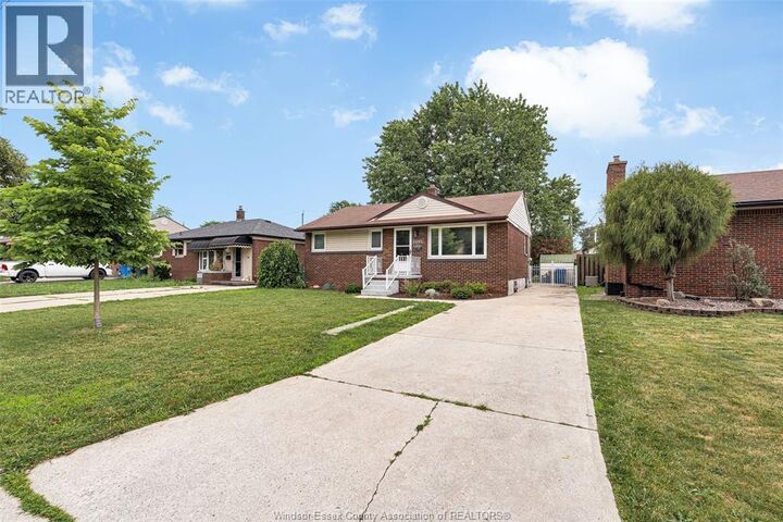 Property Photo: 3849 Hillcrest ON N9C 2E4