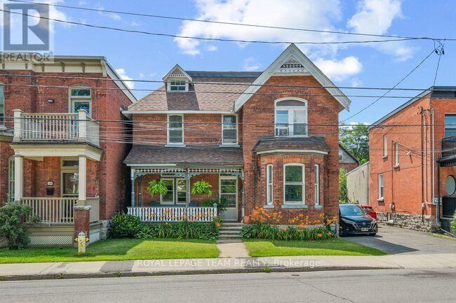 Property Photo:  182 Fifth Avenue  ON K1S 2M9 