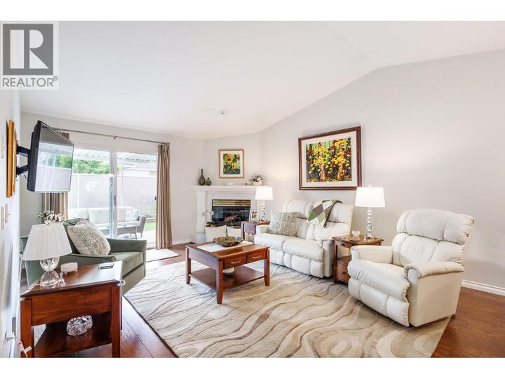 1874 Parkview Crescent 39 — photo 1