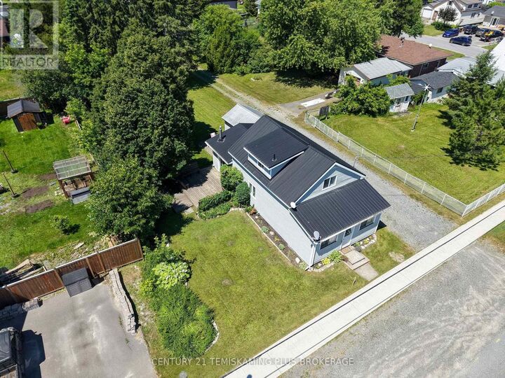 Property Photo: 75 Third Street ON P0J 1H0