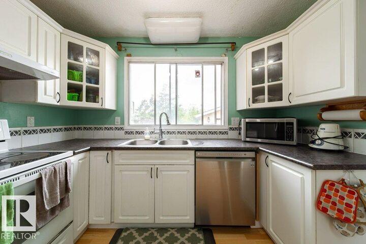Property Photo:  4224 89 Street NW  AB T6K 1B6 