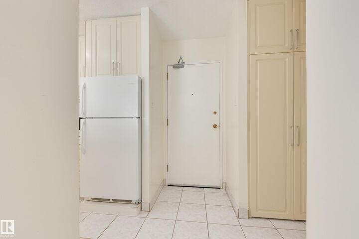 Property Photo: 9835 113 Street NW 507 AB T5K 1N4