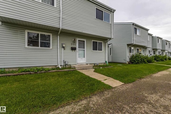 Property Photo: 209 Dickinsfield Court NW AB T5E 5V8