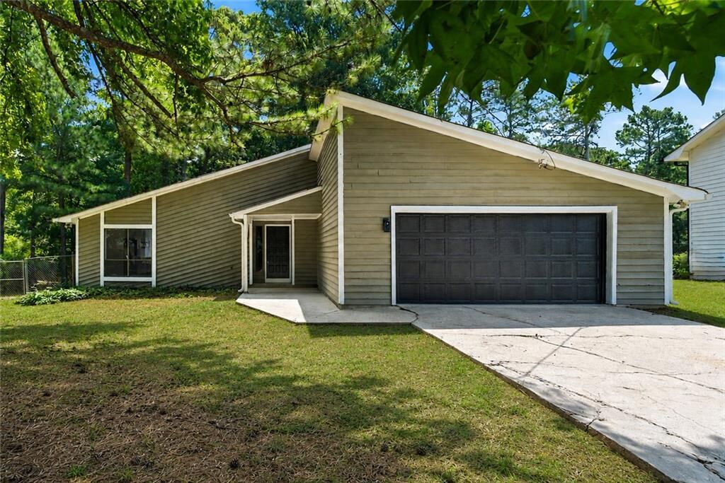 Property Photo: 6350 Beethoven Circle GA 30296