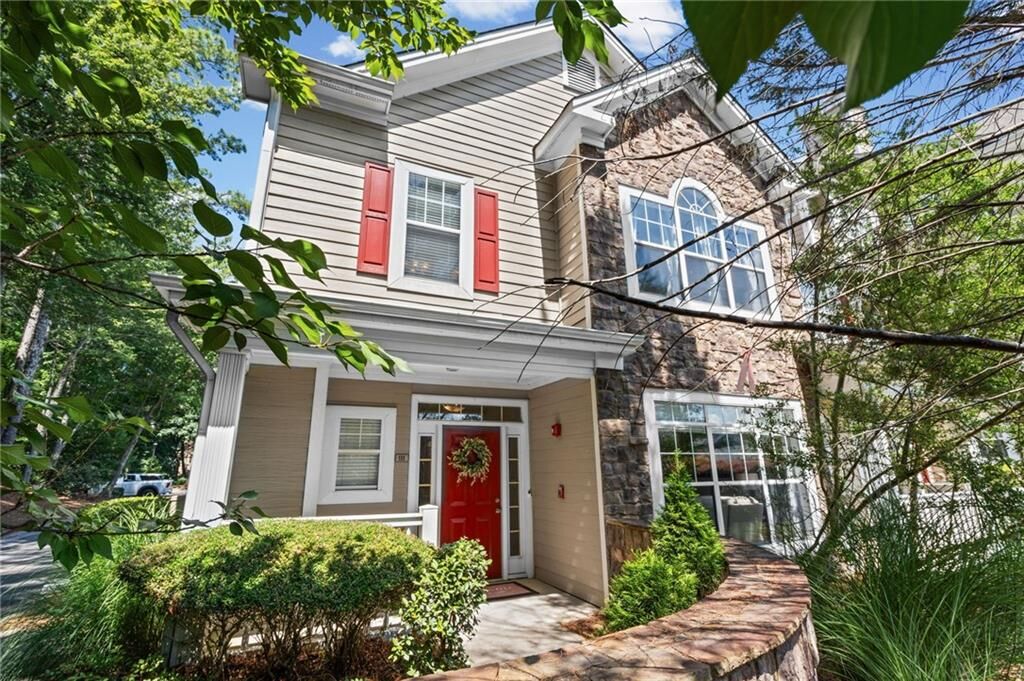 Property Photo: 111 Edinburgh Court GA 30004