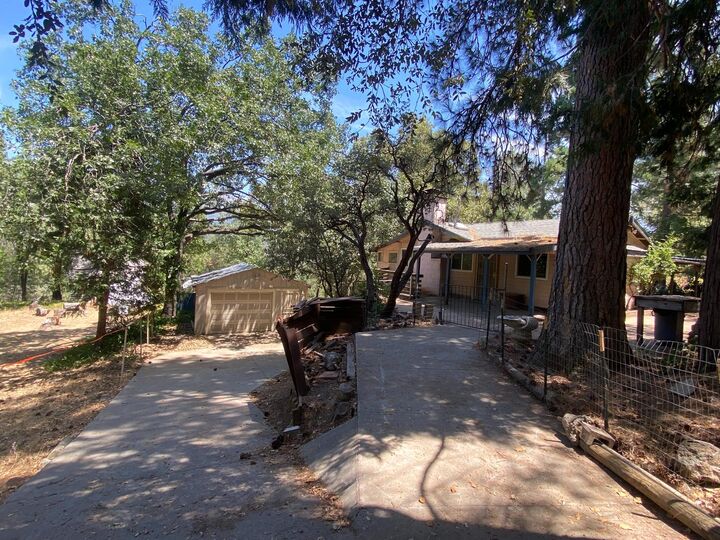 Property Photo: 35995 Sierra Linda Drive CA 93669
