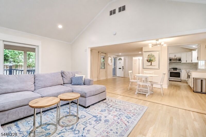 Property Photo:  68 Hillside Ave  NJ 07932 