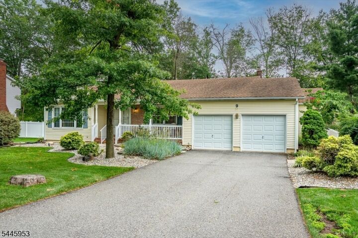 Property Photo:  9 Boxwood Rd  NJ 08854 