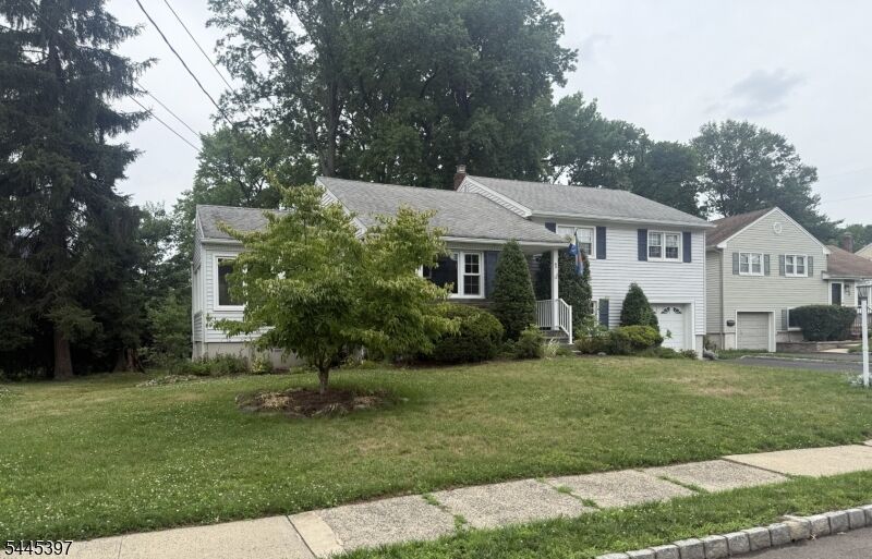 Property Photo:  1 Aberdeen Ct  NJ 07016 