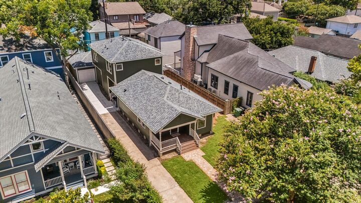 Property Photo: 1528 Cortlandt Street TX 77008