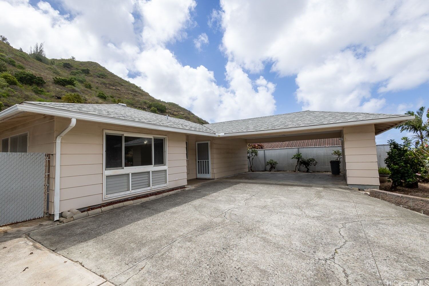 Property Photo:  673 Hahaione Street  HI 96825 