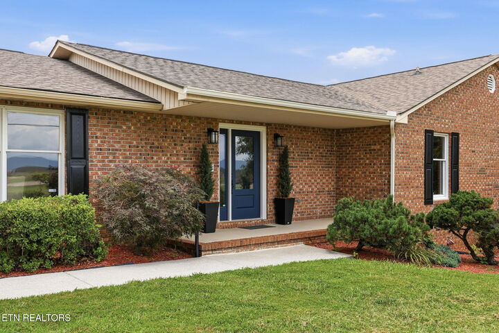 Property Photo:  2709 Sevierville Rd  TN 37804 