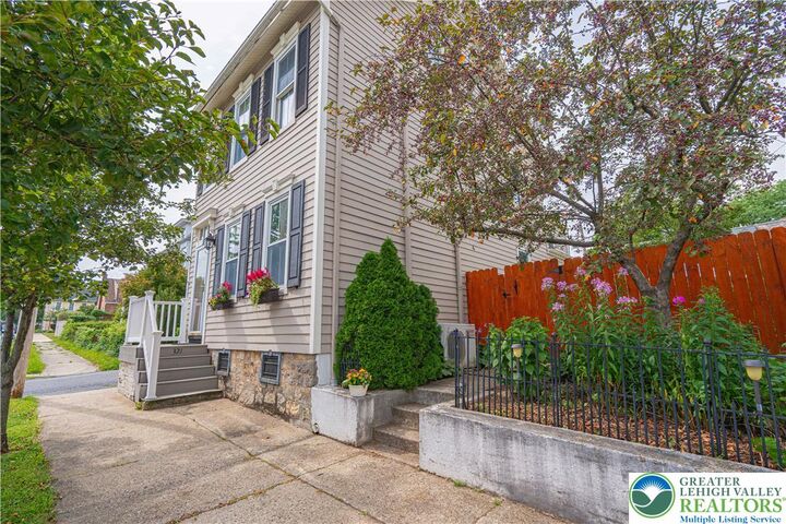 Property Photo: 321 E Wall Street PA 18018