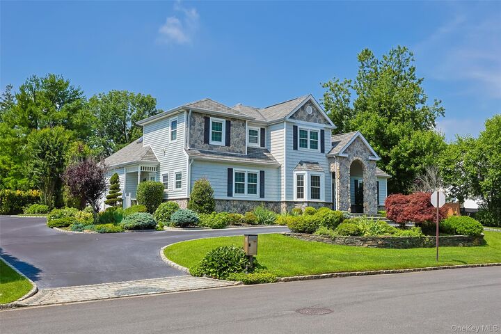 Property Photo:  8 Parkview Drive  NY 11753 