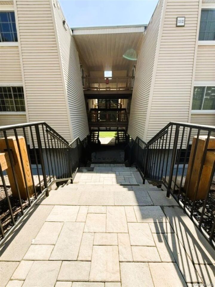 Property Photo:  315 Fox Run Lane  NY 10512 