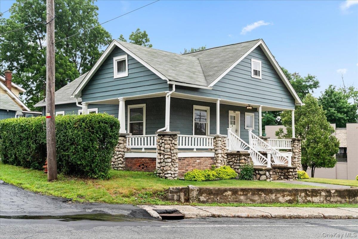 Property Photo:  453 Route 17M 1  NY 10940 