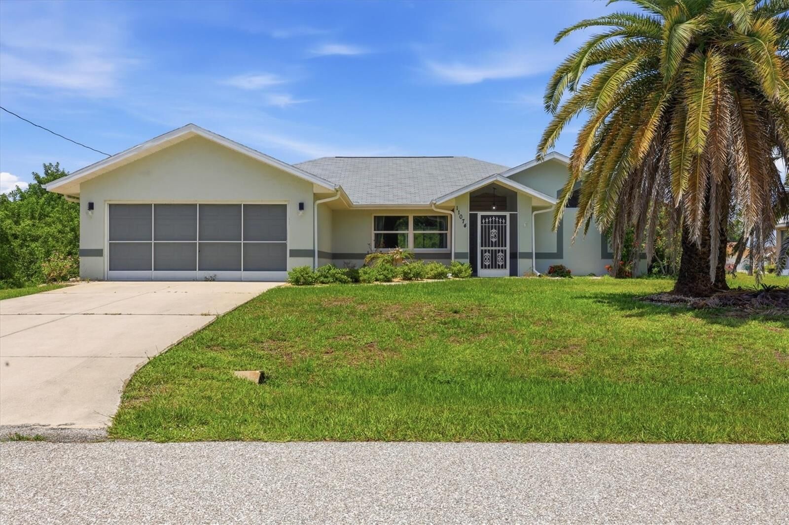 Property Photo:  11074 Greenway Avenue  FL 34224 