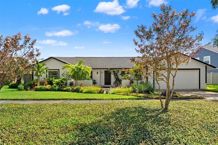 Property Photo: 415 Barclay Avenue FL 32701