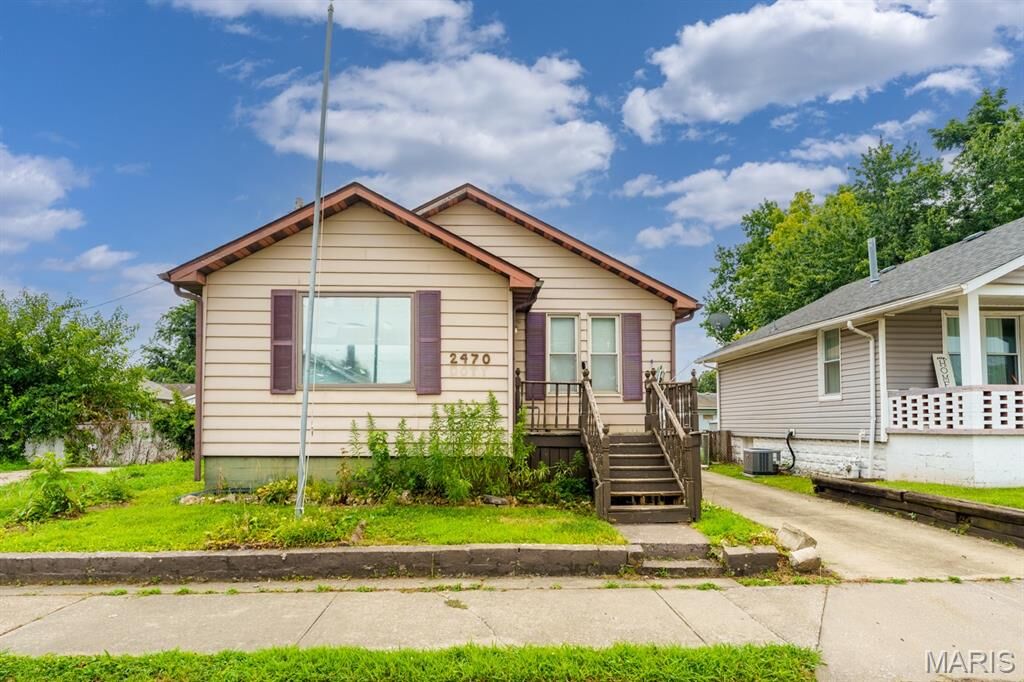 Property Photo: 2470 Center Street IL 62040