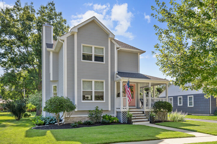 Property Photo: 619 S 3rd Street IL 60118